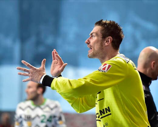 10 10 2019 Handball 1 Bundesliga DKB HBL Season 2019 2020 08 Matchday HC Erlangen Metropolitan Region Nuremberg HCE FA Göppingen OGo Carsten Lichtlein 1, HC Erlangen HCE cheers for