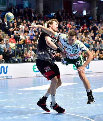 10 10 2019 Handball 1 Bundesliga DKB HBL Season 2019 2020 08 Matchday HC Erlangen Nuremberg Metropolitan Region HCE FA Göppingen OGo Nikolai Link 33, HC Erlangen HCE Josip Peric 18, Frisch Auf Göppingen
