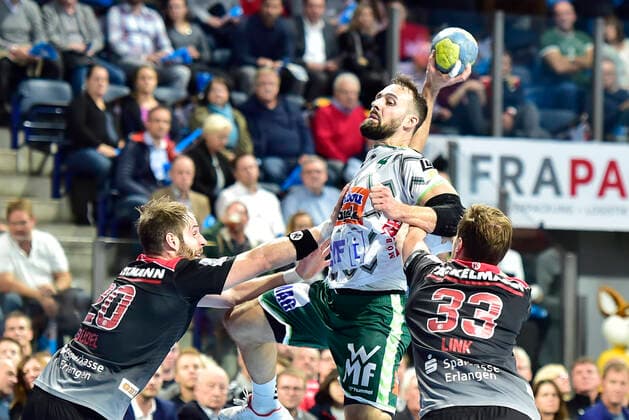 10 10 2019 Handball 1 Bundesliga DKB HBL Season 2019 2020 08 Matchday HC Erlangen Metropolregion Nürnberg HCE FA Göppingen OGo Nico Büdel 20, HC Erlangen Tim Kneule 4, Frisch Auf Göppingen Nikolai Link 33, HC Erlangen HCE