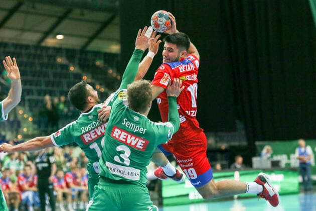 DHfK Balingen Handball Leipzig, 10 10 2019, Arena Leipzig, Handball, 1 Bundesliga, 9 Matchday , SC DHfK HBW Balingen Weilstetten , Im Bild v l Bastian Roscheck 19, Leipzig , Franz Semper 3, Leipzig and Juan de la Pena 19, Balingen ,