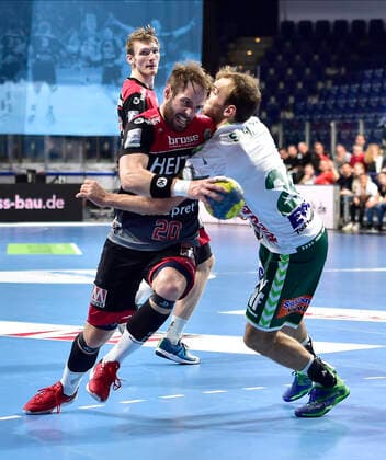 10 10 2019 Handball 1 Bundesliga DKB HBL Season 2019 2020 08 Matchday HC Erlangen Nuremberg Metropolitan Region HCE FA Göppingen OGo Nico Büdel 20, HC Erlangen Marcel Schiller 24, Frisch Auf Göppingen