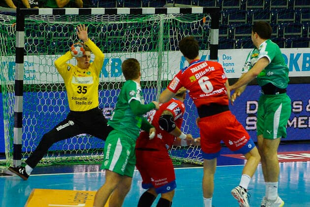 LIQUI MOLY Handball Bundesliga 2019 2020, 9 matchday, SC DHfK Leipzig vs. HBW Balingen Weilstetten 10 10 2019 Joel Birlehm Tormann DHfK Leipzig, back number 35 li parries a goalscore by Filip Taleski backspace player Balingen Weilstetten, back number middle in Handball Bundesliga Spiel Leipzig vs. Balingen Weilstetten Leipzig Sachsen Deutschland Arena Leipzig