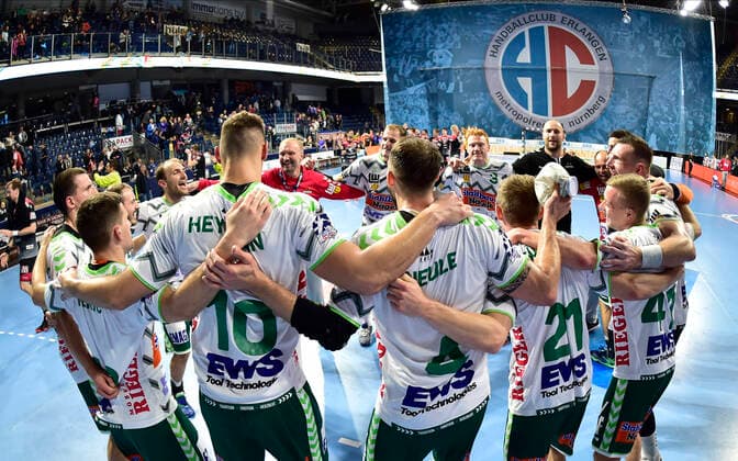 10 10 2019 Handball 1 Bundesliga DKB HBL Season 2019 2020 08 Matchday HC Erlangen Metropolregion Nürnberg HCE FA Göppingen OGo Team Team Frisch Auf Göppingen Jubel Jubel Freude nach Spielende
