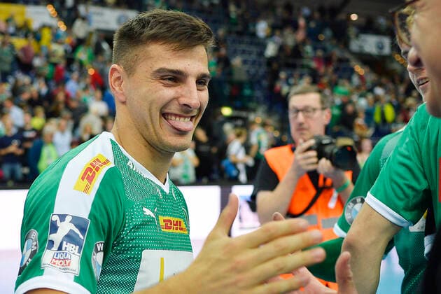 LIQUI MOLY Handball Bundesliga 2019 2020, 9 matchday, SC DHfK Leipzig vs. HBW Balingen Weilstetten 10 10 2019 Lucas Krzikalla Outside player DHfK Leipzig, back number 8 left is happy after winning the Handball Bundesliga game Leipzig vs. Balingen Weilstetten, he sticks his tongue out Leipzig Sachsen Deutschland Arena Leipzig
