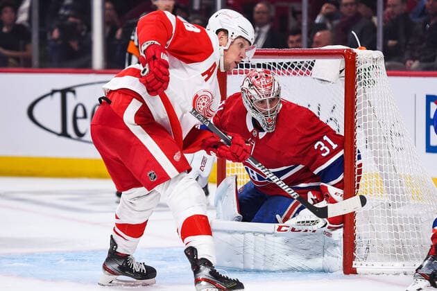 NHL, Montreal Canadiens - Detroit Red Wings MONTREAL, QC - OCTOBER 10: Montreal Canadiens goalie Carey Price (31) tracks the play on his left during the Detroit Red Wings versus the Montreal Canadiens game on October 10, 2019, at Bell Centre in Montreal, QC (Photo by David Kirouac Icon Sportswire) NHL, Eishockey Herren, USA OCT 10 Red Wings at Canadiens Icon191010020