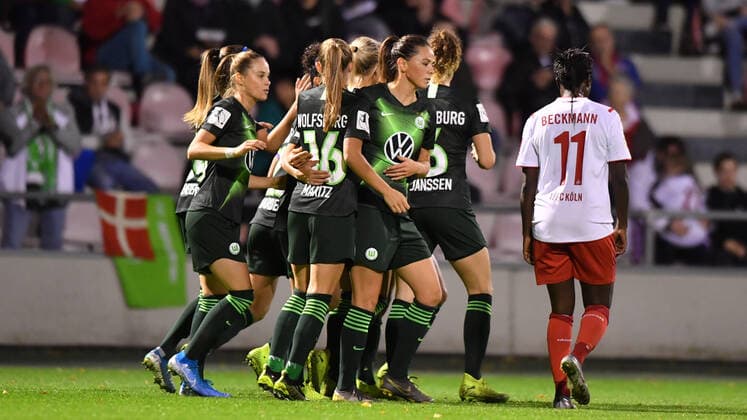 Jubel, Freuen, celebrate, happy, cheer , Goal Celebration VFL Wolfsburg 0 1, 11 10 2019, Köln Deutschland , Football, Flyeralarm Frauen Bundesliga, 1 FC Köln VFL Wolfsburg, DFB DFL REGULATIONS PROHIBIT ANY USE OF PHOTOGRAPHS AS IMAGE SEQUENCES AND OR QUASI VIDEO xmkx