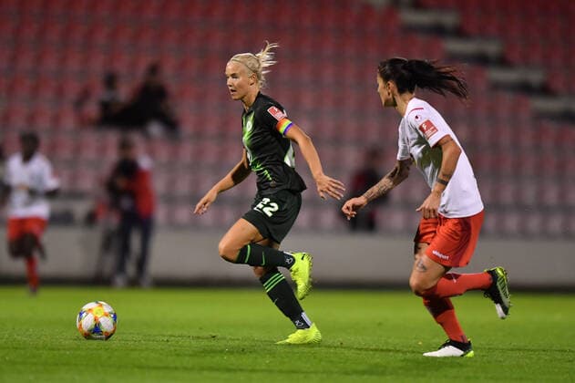 Pernille Harder Wolfsburg, 22 on offensive with ball, 11 10 2019, Cologne Germany , Football, Flyeralarm Frauen Bundesliga, 1 FC Köln VFL Wolfsburg, DFB DFL REGULATIONS PROHIBIT ANY USE OF PHOTOGRAPHS AS IMAGE SEQUENCES AND OR QUASI VIDEO xmkx