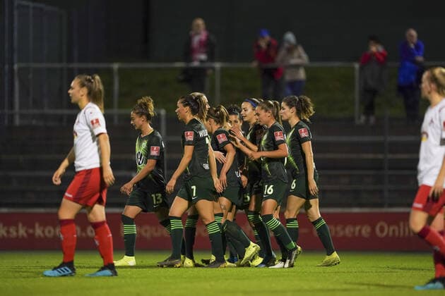 October 11, 2019: COLOGNE, GERMANY - OCTOBER 11: Players of Vfl Wolfsburg celebrate Noelle Maritz s goal during the Die Liga Women s league match between 1. FC KoÂ¶ln and Vfl Wolfsburg at Franz-Kremer-Stadion on October 11, 2019 in Cologne, Germany 1. FC Köln vs Vfl Wolfsburg - Die Liga Women s league match - ZUMAs248 20191011_zsa_s248_021 Copyright: xDanielaxPorcellix
