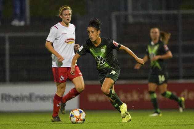 October 11, 2019: COLOGNE, GERMANY - OCTOBER 11: Claudia Neto of Vfl Wolfsburg pushing the ball forward during the Die Liga Women s league match between 1. FC KoÂ¶ln and Vfl Wolfsburg at Franz-Kremer-Stadion on October 11, 2019 in Cologne, Germany 1. FC Köln vs Vfl Wolfsburg - Die Liga Women s league match - ZUMAs248 20191011_zsa_s248_024 Copyright: xDanielaxPorcellix