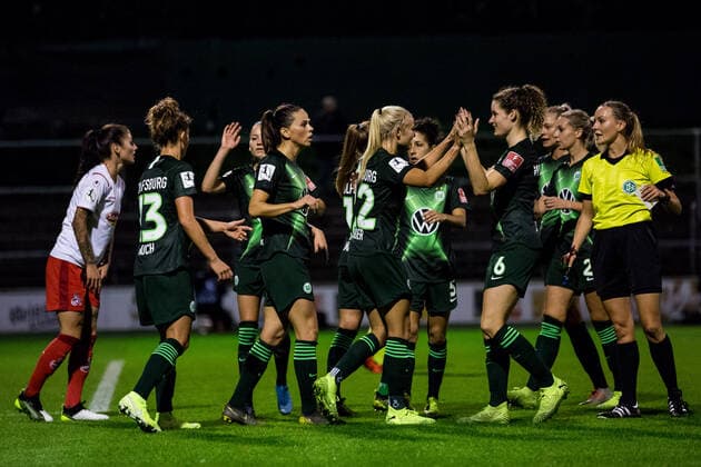 FlyerAlarm Women Football Bundesliga 1 FC Koeln VfL Wolfsburg 11 10 2019 Jubel beim VfL Wolfsburg, FlyerAlarm Women Football Bundesliga, 1 FC Koeln VfL Wolfsburg, Koeln, Franz Kremer Stadium DFL REGULATIONS PROHIBIT ANY USE OF PHOTOGRAPHS AS IMAGE SEQUENCES AND OR QUASI VIDEO Copyright: xBEAUTIFULxSPORTS Wunderlx