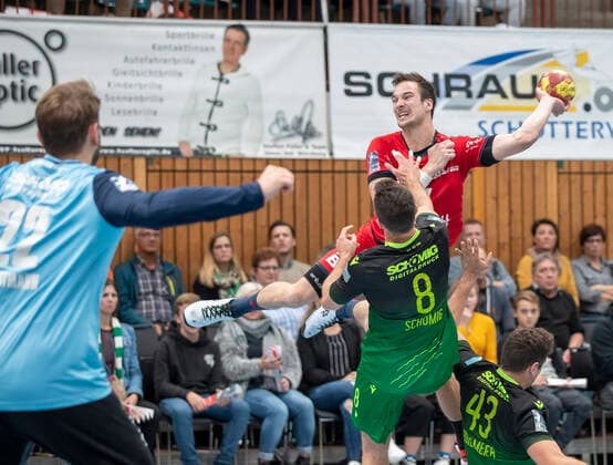 Germany, Würzburg, s Oliver Arena, 11 10 2019, Handball, 2 Bundesliga, DJK Rimpar Wölfe SG BBM Bietigheim Picture v l Goalkeeper Max Brustmann DJK Rimpar Wölfe, 22 , Dominik Schömig DJK Rimpar Wölfe, 8 , Dominik Claus SG BBM Bietigheim , Benedikt Brielmeier DJK Rimpar Wölfe, 43 Copyright: HMBxMedia xHeikoxBecker