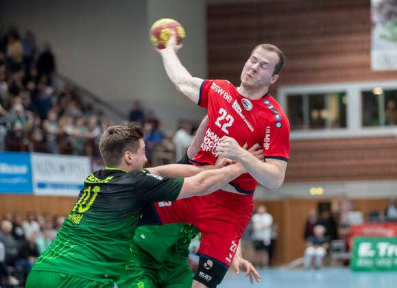 Germany, Würzburg, s Oliver Arena, 11 10 2019, Handball, 2 Bundesliga, DJK Rimpar Wölfe SG BBM Bietigheim Picture by Lukas Böhm DJK Rimpar Wölfe, 10 , Michael Schulz DJK Rimpar Wölfe, 33 and Jonas Link SG BBM Bietigheim Copyright: HMBxMedia xHeikoxBecker
