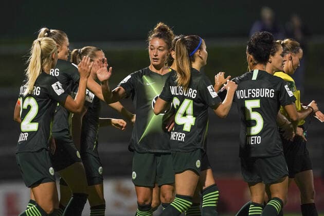 October 11, 2019: COLOGNE, GERMANY - OCTOBER 11: Players of Vfl Wolfsburg celebrate Fridolina RolfoÂ¶ s goal during the Die Liga Women s league match between 1. FC KoÂ¶ln and Vfl Wolfsburg at Franz-Kremer-Stadion on October 11, 2019 in Cologne, Germany 1. FC Köln vs Vfl Wolfsburg - Die Liga Women s league match - ZUMAs248 20191011_zsa_s248_035 Copyright: xDanielaxPorcellix
