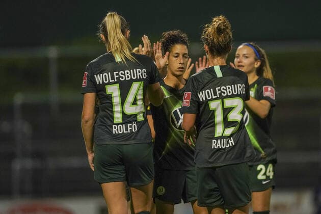 October 11, 2019: COLOGNE, GERMANY - OCTOBER 11: Players of Vfl Wolfsburg celebrate Fridolina RolfoÂ¶ s goal during the Die Liga Women s league match between 1. FC KoÂ¶ln and Vfl Wolfsburg at Franz-Kremer-Stadion on October 11, 2019 in Cologne, Germany 1. FC Köln vs Vfl Wolfsburg - Die Liga Women s league match - ZUMAs248 20191011_zsa_s248_036 Copyright: xDanielaxPorcellix