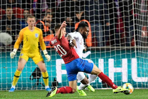 (L-R) Jordan Pickford of England, Lukas Masopust of Czech Republic and Danny Rose of England in action during the Euro 2020 group A qualifying soccer match between Czech Republic and England at the Sinobo stadium in Prague, Czech Republic, October 11, 2019. (CTKxPhoto MichalxKamaryt) CTKPhotoP201910111159401  kmt 2