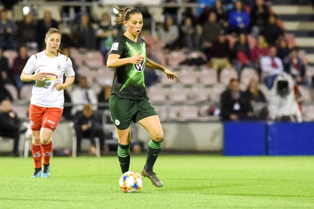 Sara Björk Gunnarsdottir Wolfsburg, 7 am Ball, game scene, 11 10 2019, Cologne Germany , Football, Flyeralarm Frauen Bundesliga, 1 FC Köln VfL Wolfsburg, DFB DFL REGULATIONS PROHIBIT ANY USE OF PHOTOGRAPHS AS IMAGE SEQUENCES AND OR QUASI VIDEO xmhx