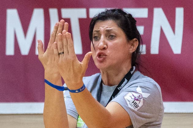 12 10 2019, Handball, Women, 2 Bundesliga, SV Union Halle Neustadt HC Roedertal, Trainer Tanja Logvin Union Halle Halle Erdgas Sportarena ST Germany