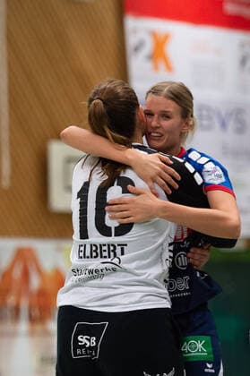 Dora Elbert SG H2Ku Herrenberg Kuties 16 , Saskia Hiller SG H2Ku Herrenberg Kuties 19 , SG H2Ku Herrenberg vs SG 09 Kirchhof, Handball, 2 Bundesliga, Women, HBF, Season 19 20, GER, 12 10 2019, SG H2Ku Herrenberg vs SG 09 Kirchhof, Handball, 2 Bundesliga, Women, HBF, Season 19 20, GER, 12 10 2019 Herrenberg Copyright: xEIBNER WolfgangxFrankx EP_WFK