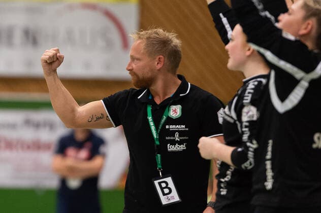 Christian Denk SG 09 Kirchhof Chef Trainer , SG H2Ku Herrenberg vs. SG 09 Kirchhof, Handball, 2 Bundesliga, Women, HBF, Season 19 20, GER, 12 10 2019, SG H2Ku Herrenberg vs. SG 09 Kirchhof, Handball, 2 Bundesliga, Women, HBF, Season 19 20, GER, 12 10 2019 Herrenberg, SG 09 Kirchhof, Handball, 2 Bundesliga, Women, HBF, Season 19 20, GER, 12 10 2019 Herrenberg Copyright: xEIBNER WolfgangxFrankx EP_WFK