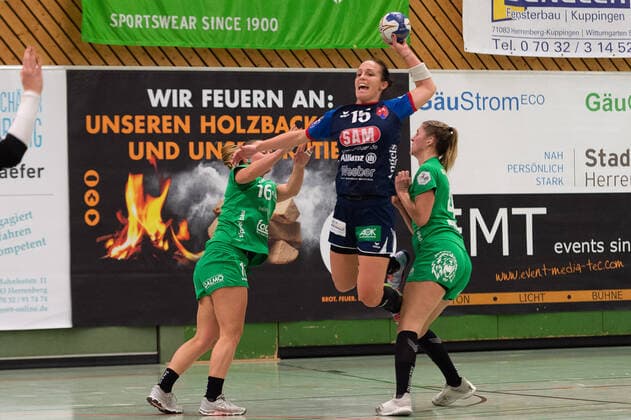 Mariel Bugles Kirchhof 16, Szimonetta Toepelet Gera SG H2Ku Herrenberg Kuties 15 , SG H2Ku Herrenberg vs SG 09 Kirchhof, Handball, 2 Bundesliga, Women, HBF, Season 19 20, GER, 12 10 2019, SG H2Ku Herrenberg vs SG 09 Kirchhof, Handball, 2 Bundesliga, Women, HBF, Season 19 20, GER, 12 10 2019 Herrenberg Copyright: xEIBNER WolfgangxFrankx EP_WFK