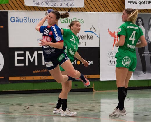 Marie Christine Beddies SG H2Ku Herrenberg Kuties 22 , Marie Borgolte SG 09 Kirchhof 24 , Alena Breiding SG 09 Kirchhof 04 , SG H2Ku Herrenberg vs SG 09 Kirchhof, Handball, 2 Bundesliga, Women, HBF, Season 19 20, GER, 12 10 2019, SG H2Ku Herrenberg vs SG 09 Kirchhof, Handball, 2 Bundesliga, Women, HBF, Season 19 20, GER, 12 10 2019 Herrenberg, 2 Bundesliga, Women, HBF, Season 19 20, GER, 12 10 2019 Herrenberg Copyright: xEIBNER WolfgangxFrankx EP_WFK