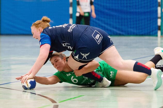 Jana Schaffrick SG 09 Kirchhof 06 , Katrin Foth SG H2Ku Herrenberg Kuties 11 , SG H2Ku Herrenberg vs SG 09 Kirchhof, Handball, 2 Bundesliga, Women, HBF, Season 19 20, GER, 12 10 2019, SG H2Ku Herrenberg vs SG 09 Kirchhof, Handball, 2 Bundesliga, Women, HBF, Season 19 20, GER, 12 10 2019 Herrenberg Copyright: xEIBNER WolfgangxFrankx EP_WFK