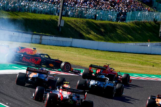 Motorsports: FIA Formula One World Championship, WM, Weltmeisterschaft 2019, Grand Prix of Japan, Start, Crash between 33 Max Verstappen (NLD, Aston Martin Red Bull Racing) and 16 Charles Leclerc (MCO, Scuderia Ferrari Mission Winnow), Suzuka Japan