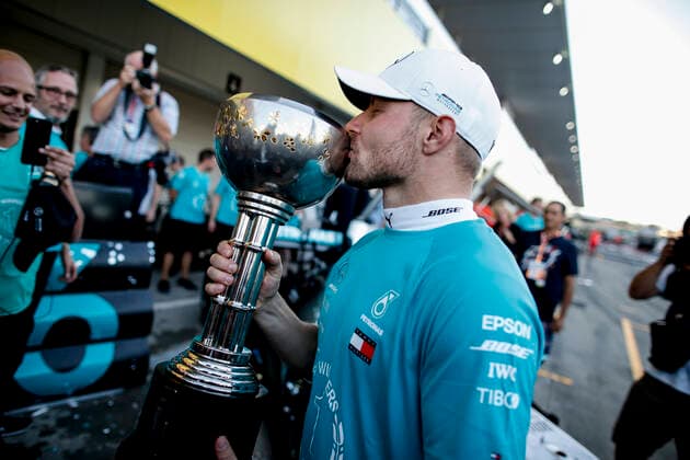 Motorsports: FIA Formula One World Championship, WM, Weltmeisterschaft 2019, Grand Prix of Japan, Mercedes AMG Petronas Motorsport Team celebrates the win of Constructors Championship 2019, 77 Valtteri Bottas (FIN, Mercedes AMG Petronas Motorsport), Suzuka Japan