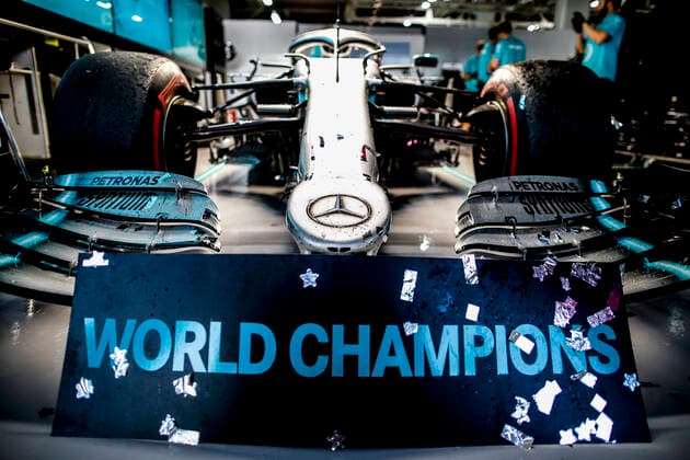 Bilder des Jahres 2019, Sport 10 Oktober Sport Themen der Woche KW41 Motorsports: FIA Formula One World Championship, WM, Weltmeisterschaft 2019, Grand Prix of Japan, Mercedes AMG Petronas Motorsport Team celebrates the win of Constructors Championship 2019 Suzuka Japan