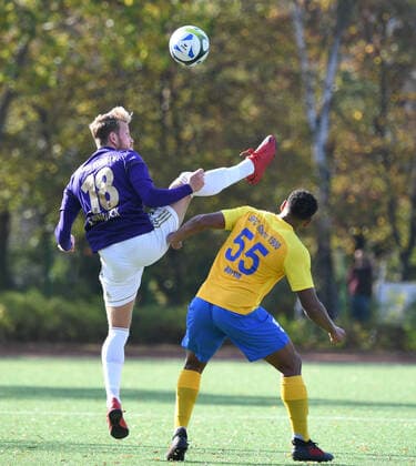 Soccer, Men, Season 2019 2020, Berliner AOK Landespokal 3 Round , SFC Stern 1900 Tennis Borussia, v l Tino Schmunck TeBe, Tennis Borussia , Eddie Udeoka, 13 10 2019, Copyright: xMatthiasxKochx