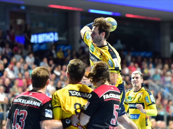 13 10 2019 Handball 1 Bundesliga DKB HBL Season 2019 2020 09 Matchday HC Erlangen Nuremberg Metropolitan Region HCE Rhein Neckar Löwen OGo Andy Schmid 2, Rhein Neckar Löwen Michael Haaß Haass 13, HC Erlangen HCE