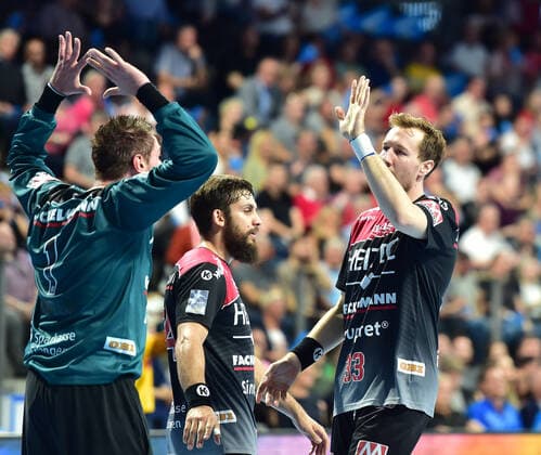 13 10 2019 Handball 1 Bundesliga DKB HBL Season 2019 2020 09 Matchday HC Erlangen Metropolregion Nürnberg HCE Rhein Neckar Löwen OGo Carsten Lichtlein 1, HC Erlangen HCE Nikolai Link 33, HC Erlangen HCE Jubel Freude
