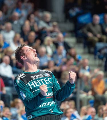 13 10 2019 Handball 1 Bundesliga DKB HBL Season 2019 2020 09 Matchday HC Erlangen Metropolregion Nürnberg HCE Rhein Neckar Löwen OGo Carsten Lichtlein 1, HC Erlangen HCE Jubilation Jubel Freude