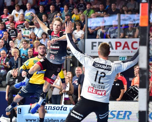 13 10 2019 Handball 1 Bundesliga DKB HBL Season 2019 2020 09 Matchday HC Erlangen Metropolregion Nürnberg HCE Rhein Neckar Löwen OGo Christopher Bissel 21, HC Erlangen HCE Andreas Palicka 12, Rhein Neckar Löwen