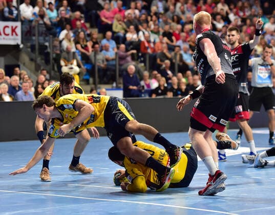 13 10 2019 Handball 1 Bundesliga DKB HBL Season 2019 2020 09 Matchday HC Erlangen Metropolregion Nürnberg HCE Rhein Neckar Löwen OGo Niclas Kirkelokke 6, Rhein Neckar Löwen Ilija Abutovic 20, Rhein Neckar Löwen Sebastian Firnhaber 18, HC Erlangen HCE