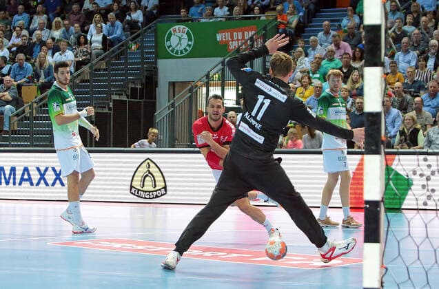 13 10 2019, xovx, Handball HBL, HSG Wetzlar MT Melsungen emspor, v l Stefan Cavor HSG Wetzlar , Michael Allendorf MT Melsungen , Till Klimpke HSG Wetzlar , Kristian Bjoernsen HSG Wetzlar , Aktion DFL DFB REGULATIONS PROHIBIT ANY USE OF PHOTOGRAPHS as IMAGE SEQUENCES and or QUASI VIDEO Wetzlar
