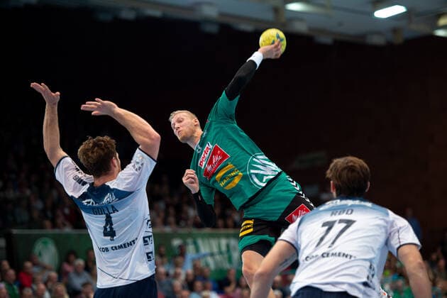 Minden, Germany 13 10 2019 1 Handball Bundesliga 2019 2020 GWD Minden vs SG Flensburg Handewitt L M Johannes Golla Flensburg , Christoffer Rambo Minden Minden North Rhine-Westphalia Germany Kampa Halle