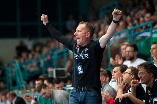 Minden, Germany 13 10 2019 1 Handball Bundesliga 2019 2020 GWD Minden vs SG Flensburg Handewitt Frank Carstens Trainer Minden Minden North Rhine-Westphalia Germany Kampa Halle
