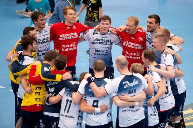 Minden, Germany 13 10 2019 1 Handball Bundesliga 2019 2020 GWD Minden vs SG Flensburg Handewitt Final cheers Flensburg Minden North Rhine-Westphalia Germany Kampa Halle