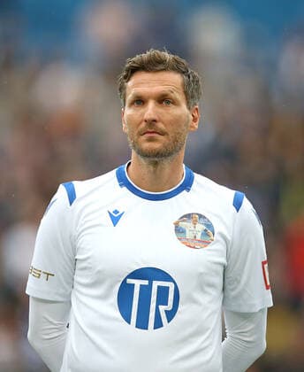 13.10..2019, Fussball Abschiedsspiel Rafael van der Vaart, Rafa s HSV Stars - Rafa s All Stars im Volksparkstadion Hamburg. Benjamin Lauth (Rafa s HSV Stars) *** 13 10 2019, Soccer Farewell match Rafael van der Vaart, Rafa s HSV Stars Rafa s All Stars at Volksparkstadion Hamburg Benjamin Lauth Rafa s HSV Stars