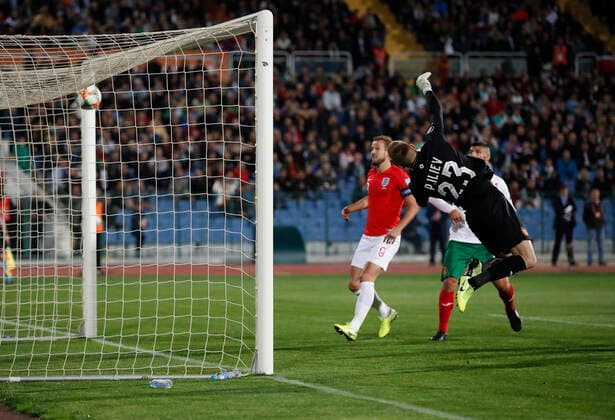 Sport Bilder des Tages Marcus Rashford of England scores past Plamen LLiev of Bulgaria during the UEFA EURO, EM, Europameisterschaft,Fussball 2020 Qualifying match at the Vasil Levski National Stadium, Sofia. Picture date: 14th October 2019. Picture credit should read: David Klein Sportimage EDITORIAL USE ONLY. No use with unauthorised audio, video, data, fixture lists, club league logos or live services. Online in-match use limited to 120 images, no video emulation. No use in betting, games or single club league player publications. SPI-0253-0054