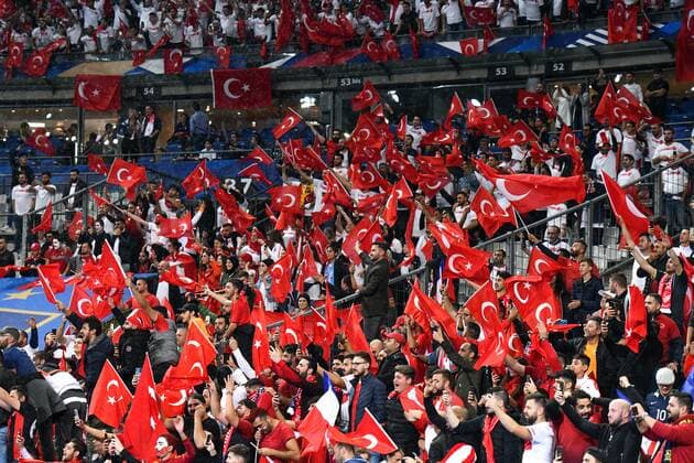 Sport Bilder des Tages FRANCE TURKEY EURO 2020 Turkish fans en masse during the France-Turkey match, on October 14, 2019, at the Stade de France for the Euro 2020 qualifications.  JulienxMattiax xLexPictorium LePictorium_0216511