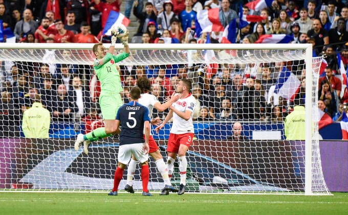 Mert Gunok ( 12 - Turquie ) - Merih Demiral ( 3 - Turquie ) - Clement Lenglet ( 5 - France ) FOOTBALL : France vs Turquie - Saint Denis - 14 10 2019 FedericoPestellini Panoramic 