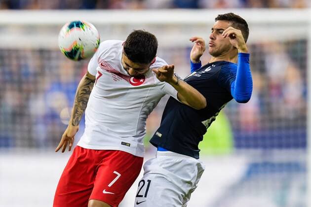 Sport Bilder des Tages (L-R) Ozan Tufan of Turkey, Lucas Hernandez of France during the UEFA EURO, EM, Europameisterschaft,Fussball 2020 qualifier group C qualifying match between France v Turkye at Stade de France on October 14, 2019 in Paris, France UEFA EURO 2020 qualifier group H 2019 2020 xVIxANPxSportx xGerritxvanxKeulenxIVx 203559546