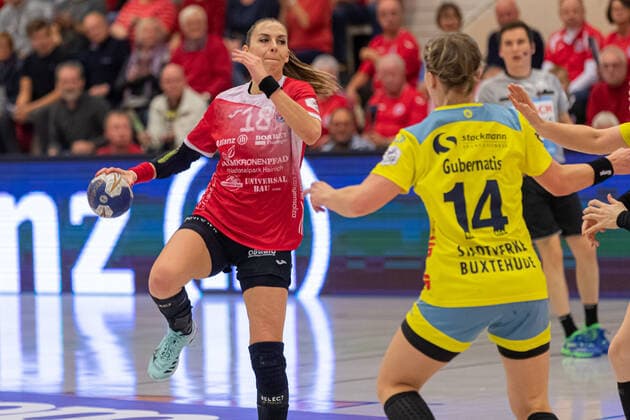 v li Iveta Koresova Iveta Luzumova, Thuringia HC, 18 , Friederike Gubernatis Buxtehude, 14 , 16 10 2019, Erfurt Germany , Handball, 1 Bundesliga Women, Thuringia HC Buxtehuder SV xprx
