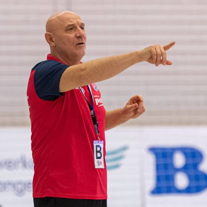 Herbert Müller Thüringer HC, Trainer, head coach gesticulating, 16 10 2019, Erfurt Germany , Handball, 1 Bundesliga Women, Thüringer HC Buxtehuder SV xprx