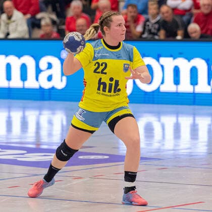 Lynn Schneider Buxtehude, 22 clipping, single shot, action, action, 16 10 2019, Erfurt Germany , handball, 1 Bundesliga women, Thüringer HC Buxtehuder SV xprx