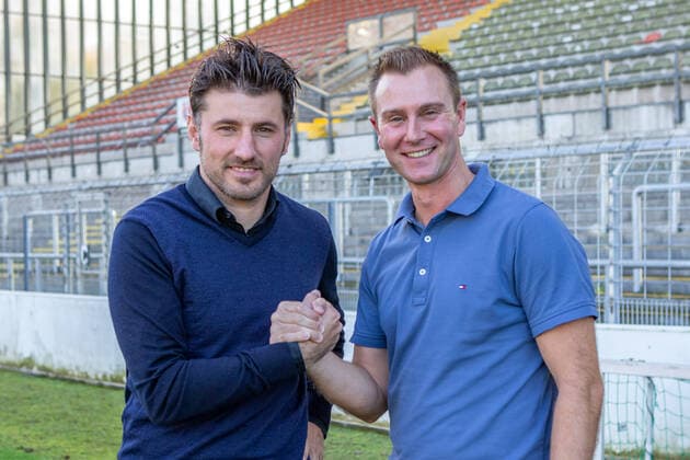 Press conference and introduction of Daniel Steuernagel at the KFC Uerdingen on 17 10 2019 in the Grotenburg in Krefeld Stefan Reisinger team boss Uerdingen , left Daniel Steuernagel head coach Uerdingen , right DFB regulations prohibit any use of photographs as image sequences and or quasi video xSBx