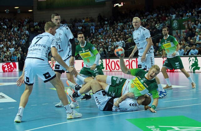 17 10 2019, xovx, Handball HBL, HSG Wetzlar THW Kiel emspor, v l Magnus Landin Jacobsen THW Kiel , Hendrik Pekeler THW Kiel , Filip Mirkulovski HSG Wetzlar , Lukas Nilsson THW Kiel , Anton Lindskog HSG Wetzlar , Patrick Wiencek THW Kiel , Olle Forsell Schefvert HSG Wetzlar , Aktion DFL DFB REGULATIONS PROHIBIT ANY USE OF PHOTOGRAPHS as IMAGE SEQUENCES and or QUASI VIDEO Wetzlar