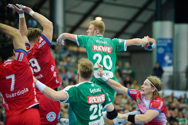 LIQUI MOLY Handball Bundesliga 2019 2020, 10 Matchday, SC DHfK Leipzig vs. TBV Lemgo Lippe 17 10 2019 Goalscoring Philipp Weber Rueckraumspieler DHfK Leipzig, back number 20 top right against Isaias Guardiola Rueckraumspieler Lemgo, back number 7 , Christian Klimek Kreislauf Lemgo, back number 69 and Andreas Cederholm backspace player Lemgo, back number 34 v l n r in handball Bundesliga game Leipzig vs. TBV Lemgo Lippe 17 10 2019 Maciej Gebala Kreislaufufer DHfK Leipzig, back number 28 bottom left does not grip a Leipzig Sachsen Deutschland Arena Leipzig
